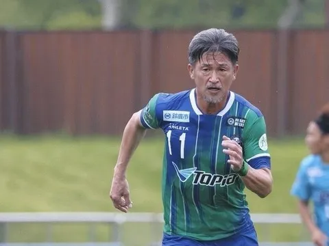 Huyền thoại 58 tuổi gây ngỡ ngàng