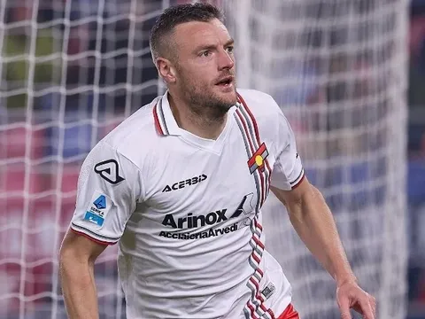 Vardy tỏa sáng, Cremonese giành chiến thắng lịch sử