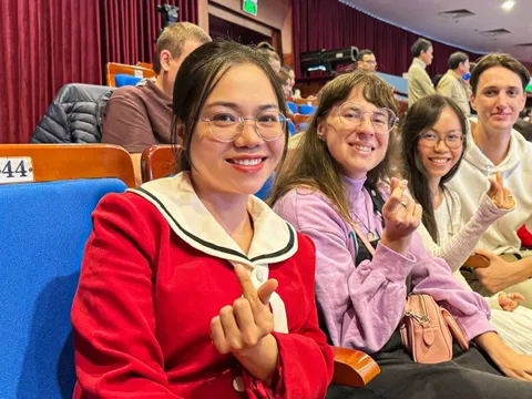 Ấm áp đêm giao lưu nghệ thuật chào mừng 75 năm thiết lập quan hệ Việt - Nga