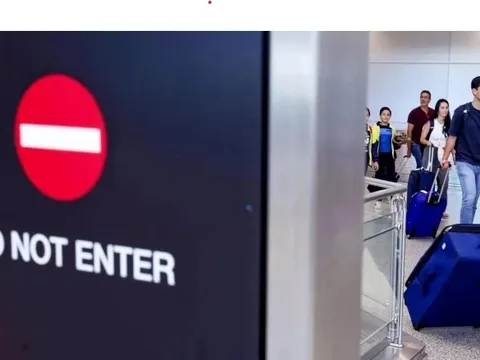 Mỹ dừng xử lý hồ sơ nhập cư từ 19 quốc gia