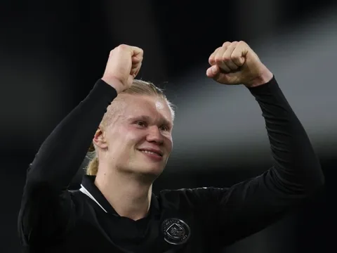 Haaland quá giỏi hay hậu vệ quá kém?