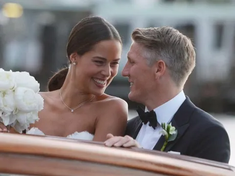 Ivanovic nộp đơn ly hôn, nghi vấn Schweinsteiger ngoại tình