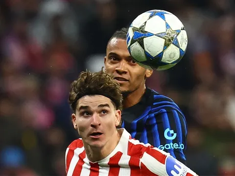 Julian Alvarez chiếm sóng