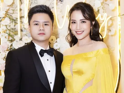 Vợ chồng thiếu gia Phan Thành ở đám cưới của em trai