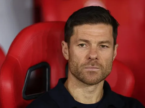 Sáu cầu thủ Real Madrid chống đối Alonso?