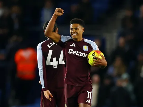 Sancho cùng đồng đội đua vô địch