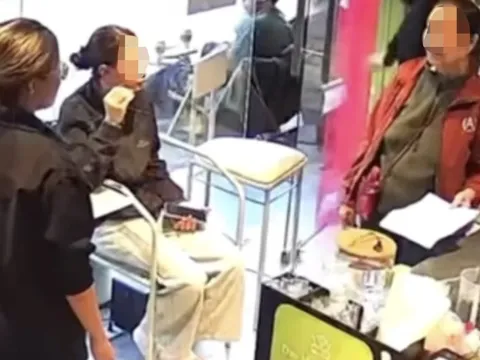 Xác minh clip 2 phụ nữ đi kêu gọi ủng hộ, nhưng 'chê' 30.000 đồng của nhân viên quán nước