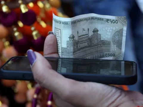 Đồng tiền của nền kinh tế số 5 thế giới thủng mốc tâm lý, vào top yếu nhất châu Á: Vì đâu?