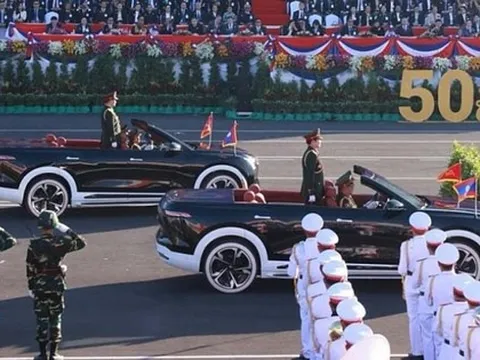 Xe điện thương hiệu Việt xuất hiện trang trọng trong lễ Quốc khánh Lào, tự hào về bước tiến vươn xa