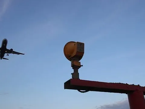 Hãng hàng không Nga phủ nhận máy bay chở 425 người “bốc cháy”