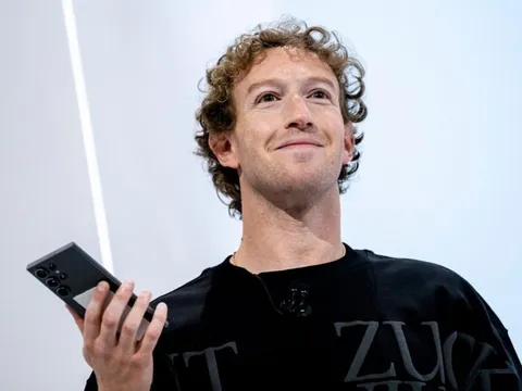 Mark Zuckerberg kéo Meta vào ‘cuộc chiến súp’ kỳ lạ với OpenAI: Đích thân tỷ phú nấu ăn mang đến nhà nhân viên để mời về làm việc