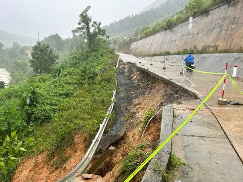Đà Nẵng chi 10 tỉ đồng khắc phục sạt lở tuyến đường dưới chân cao tốc La Sơn - Túy Loan