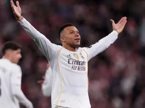 Mbappe rực sáng
