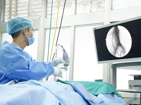 Lần đầu tiên ở Việt Nam, dùng hệ thống nội soi 4K mổ u tuyến yên khổng lồ