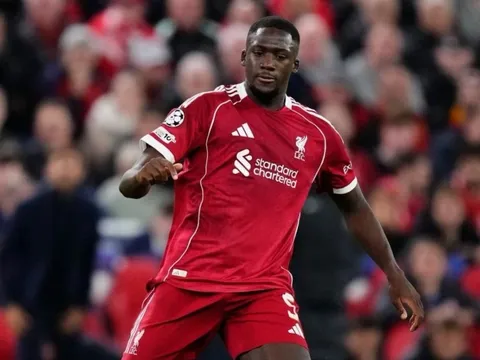 Hai cầu thủ Liverpool gây phẫn nộ