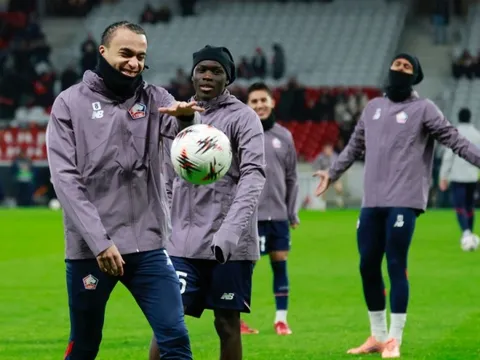 Em trai Mbappe bước ra ánh sáng