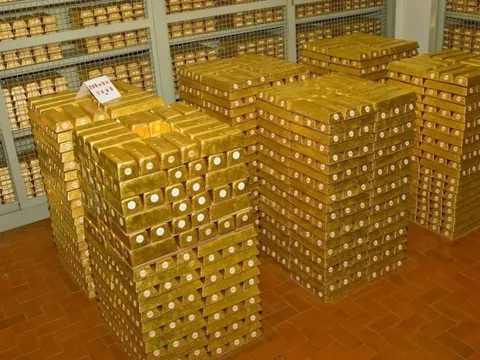 Chủ nhân kho vàng trị giá hơn 300 tỷ USD nhận cảnh báo từ châu Âu