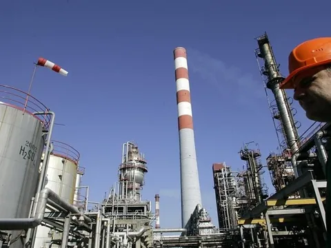 Dính lệnh trừng phạt của Mỹ, quốc gia châu Âu thân Nga không nhận được 1 giọt dầu nào trong gần 2 tháng