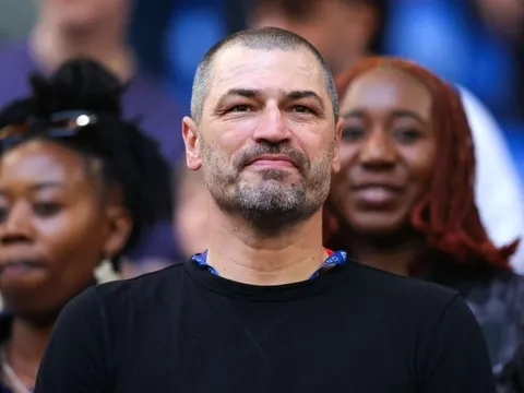 Bố Bellingham lập cú đúp trận ra mắt ở tuổi 49