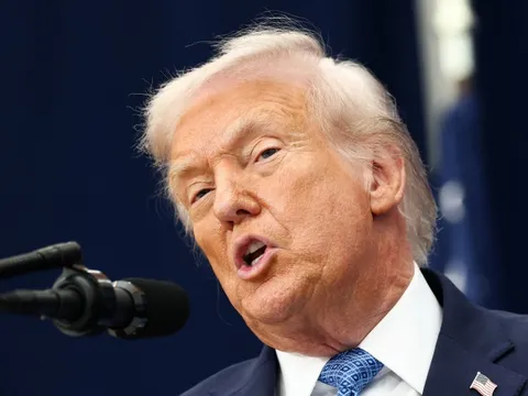 Tin tức thế giới 6-12: Mỹ xem xét kế hoạch hạn chế quốc tịch theo nơi sinh; X bị phạt 140 triệu USD