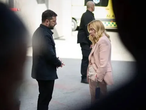 Các nước EU bắt đầu cắt viện trợ