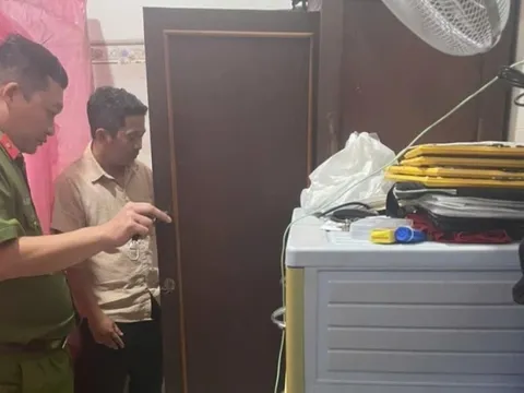 Khám xét nơi làm việc và chỗ ở của công chức xã Ức Kim Khoan