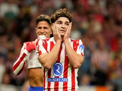 Barcelona giảm nhiệt với Julian Alvarez