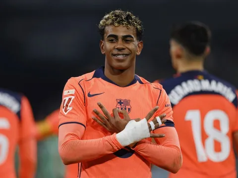 Barca lội ngược dòng ngoạn mục