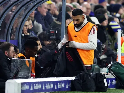 Salah nói một câu, Liverpool chấn động