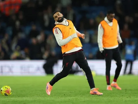 Salah chọn sai thời điểm để nổi loạn