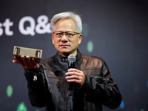 CEO Nvidia Jensen Huang chỉ ra lợi thế cực lớn của Trung Quốc so với Mỹ giữa cơn sốt AI