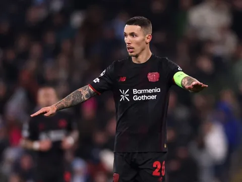 Leverkusen thua sốc