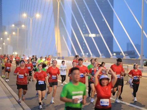 Sôi động ngày hội marathon lớn nhất TP.HCM
