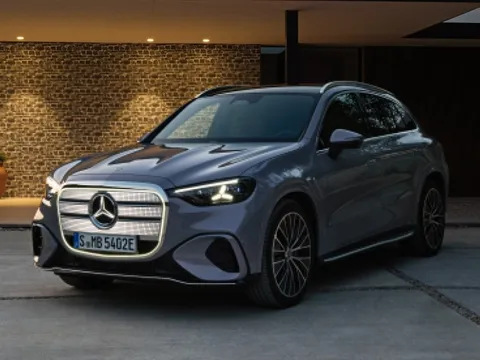 Châu Âu sẽ điều chỉnh lộ trình cấm xe xăng?