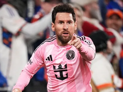 Messi phá kỷ lục danh hiệu