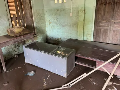 Nhà cửa tan hoang, vườn thanh long mất trắng sau lũ dữ ở Lâm Đồng