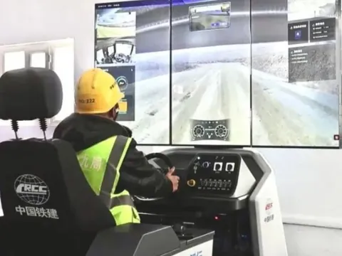 Phát hiện loạt xe tải Trung Quốc không người lái, vận hành 24/7 ở độ cao 5.600 mét, khai thác kho báu trị giá hơn 1,3 triệu tỷ đồng