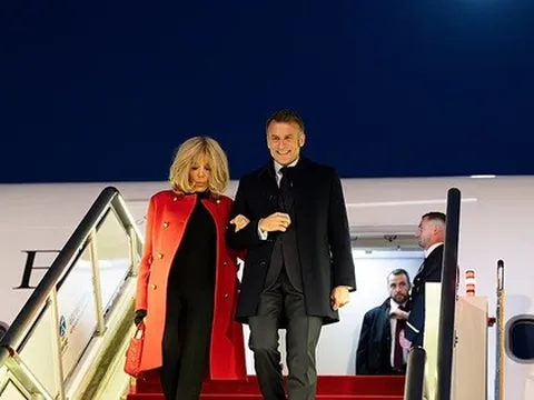 Vừa kết thúc chuyến thăm, tổng thống Pháp dọa áp thuế lên hàng hóa Trung Quốc