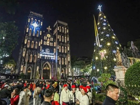 Lễ Giáng sinh năm 2025 rơi vào thứ mấy?