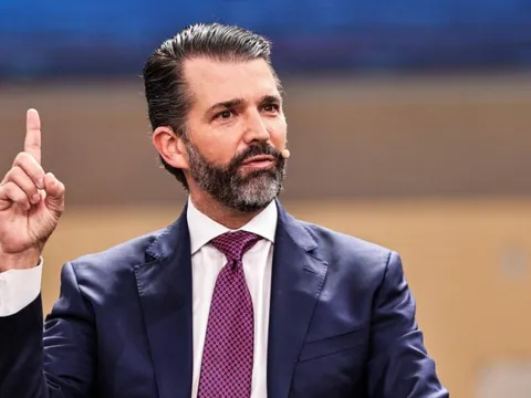 Con trai ông Trump bóng gió khả năng Mỹ 'bỏ rơi' Ukraine