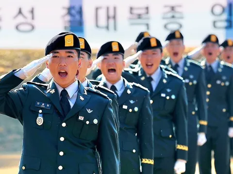Lương thấp khiến số sĩ quan trẻ Hàn Quốc rời quân ngũ ở mức kỷ lục