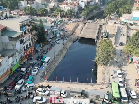 Giao thông 'tê liệt' tại nhiều tuyến phố giao cắt với công trường đường Vành đai 2,5