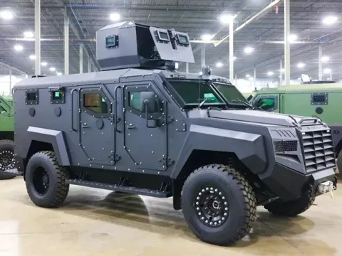 Cận cảnh 'siêu xe' bọc thép Roshel Senator của lực lượng ICE