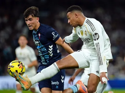 Mbappe gãy ngón tay