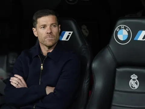 HLV Xabi Alonso bi quan về tương lai tại Real Madrid