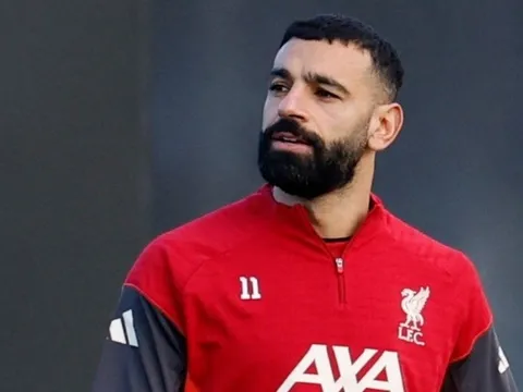 Cầu thủ Liverpool đứng về phía Salah