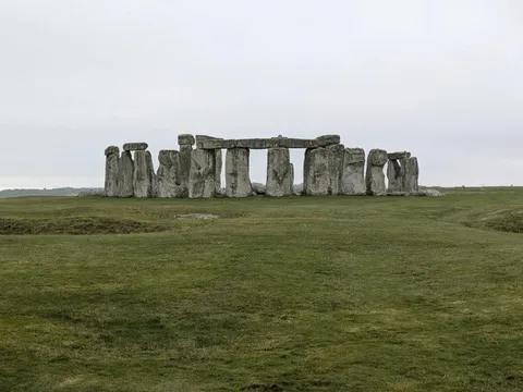 16 hố bí ẩn gần Stonehenge hé lộ sự thật gây chấn động