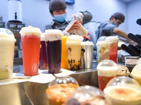 Hãng giao đồ ăn lỗ nặng vì cuộc chiến 'trà sữa 0 đồng'