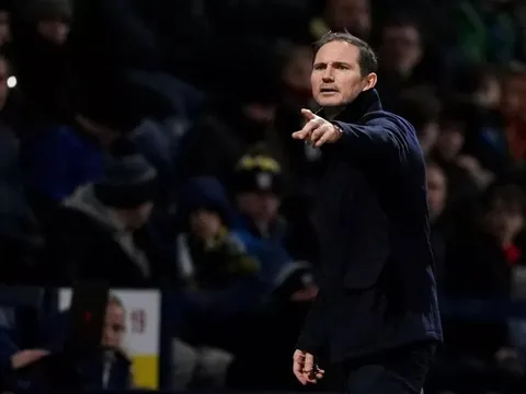 HLV Lampard vỡ mộng