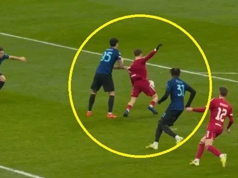 Quyết định gây phẫn nộ trong ngày Liverpool hạ Inter